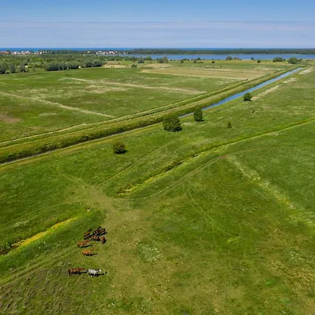 Nad Morzem W Ledzinie Wybrzeze Rewal Niechorze * Ledzin